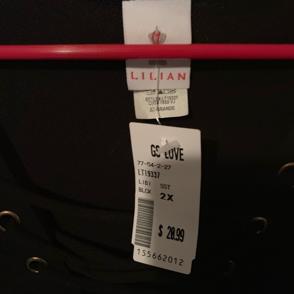 Back open shoulder top with criss cross tie detail - Picture 4 of 4